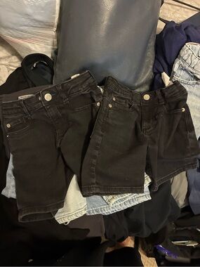 2 Kids Black Denim Shorts - Brand Unspecified